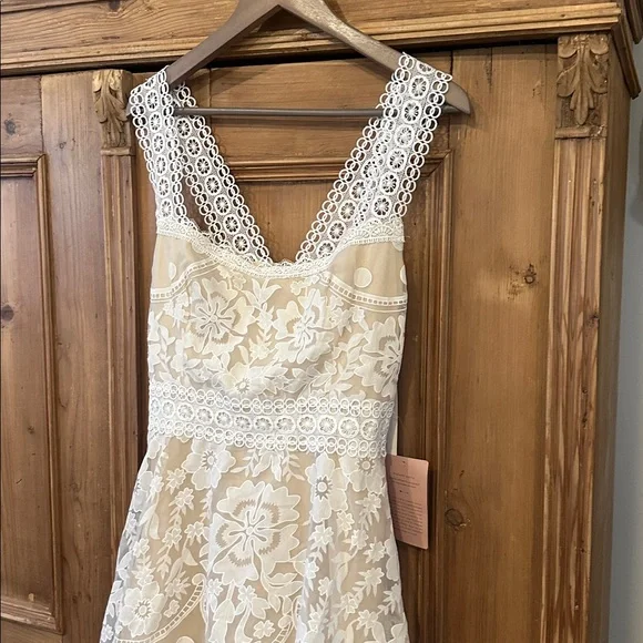 Bronx & Banco Lace Midi Dress